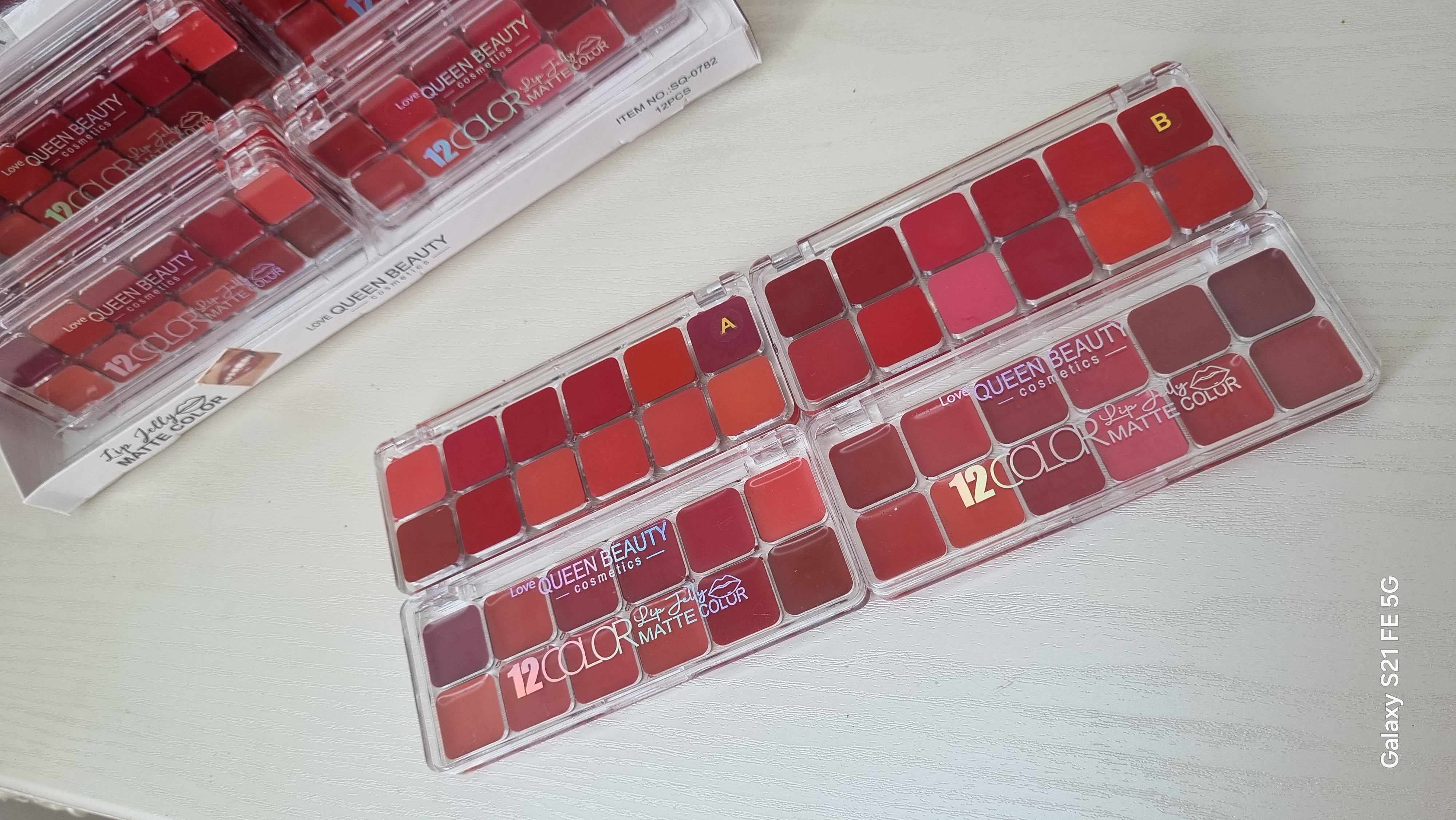 پالت رژلب 12 رنگ Queen beauty